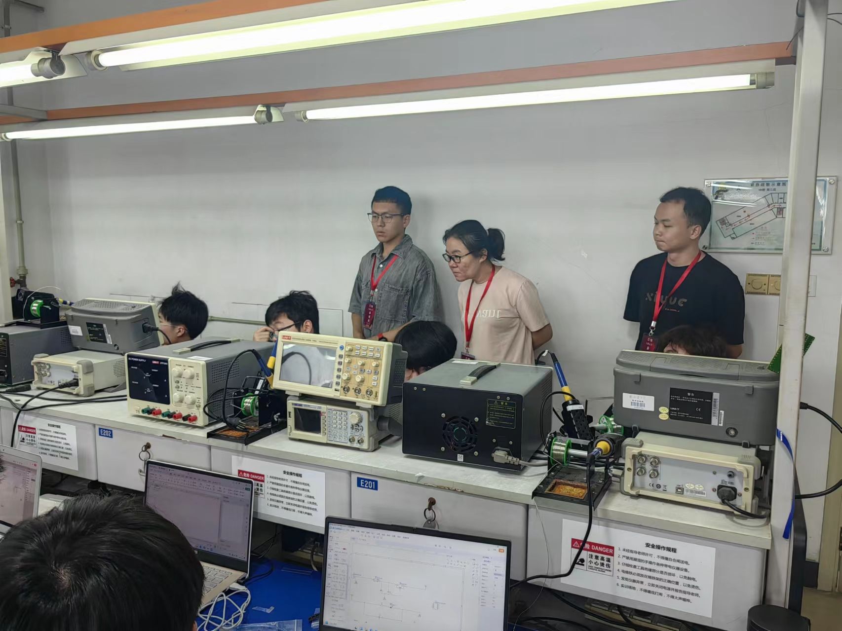 2-1.pic.jpg 2-1.pic.jpg