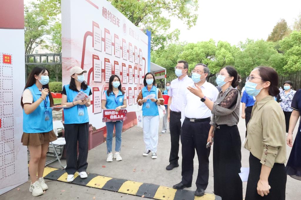 CD49BAB3DA8C405DDF16F27F43E_72AF7B46_1DFC0.jpg?e=