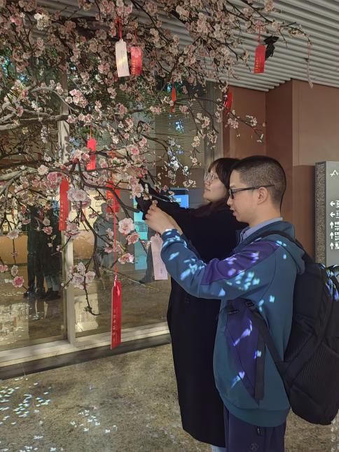 208113093DCC4A42F4DF2DC4F3A_D83AFAC5_11754