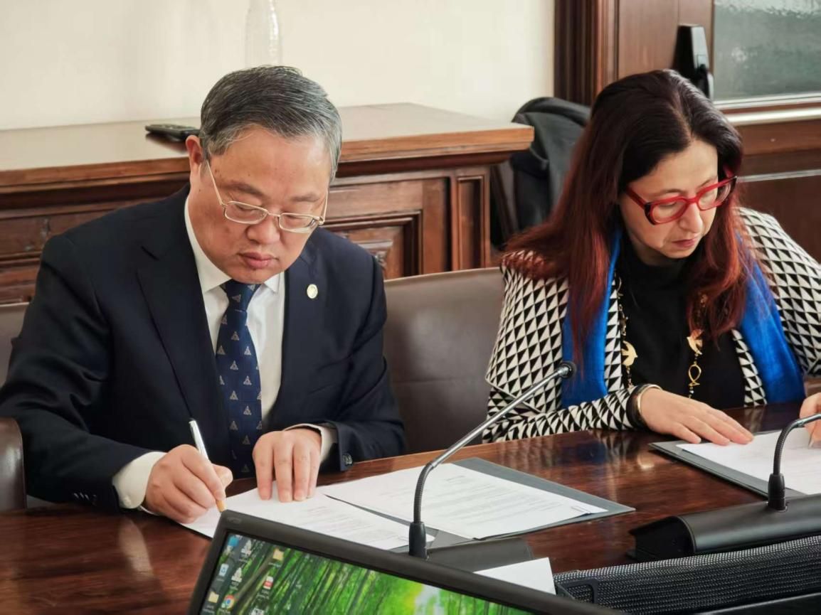 7870473BBB7479035CFC2EF8912_15E672E7_1E31E 7870473BBB7479035CFC2EF8912_15E672E7_1E31E