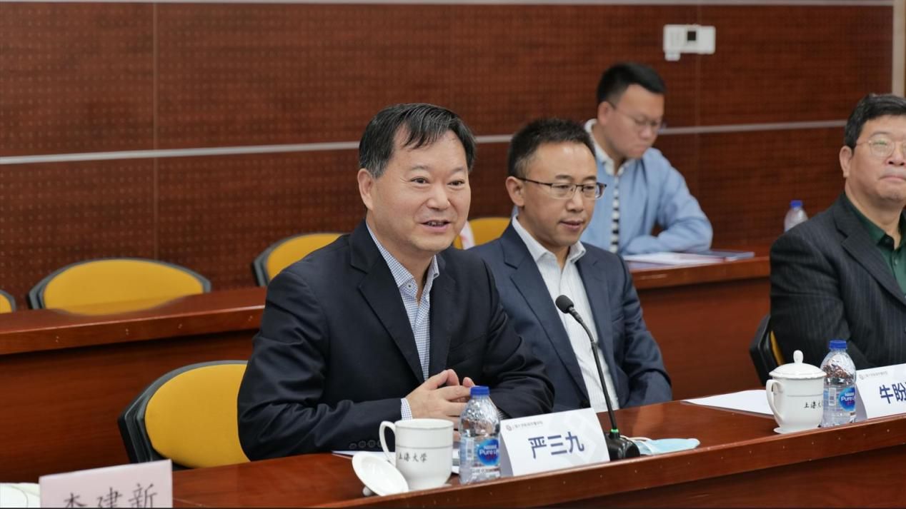 3869DA61856DF9BF695C2A9C781_25442DAA_17257