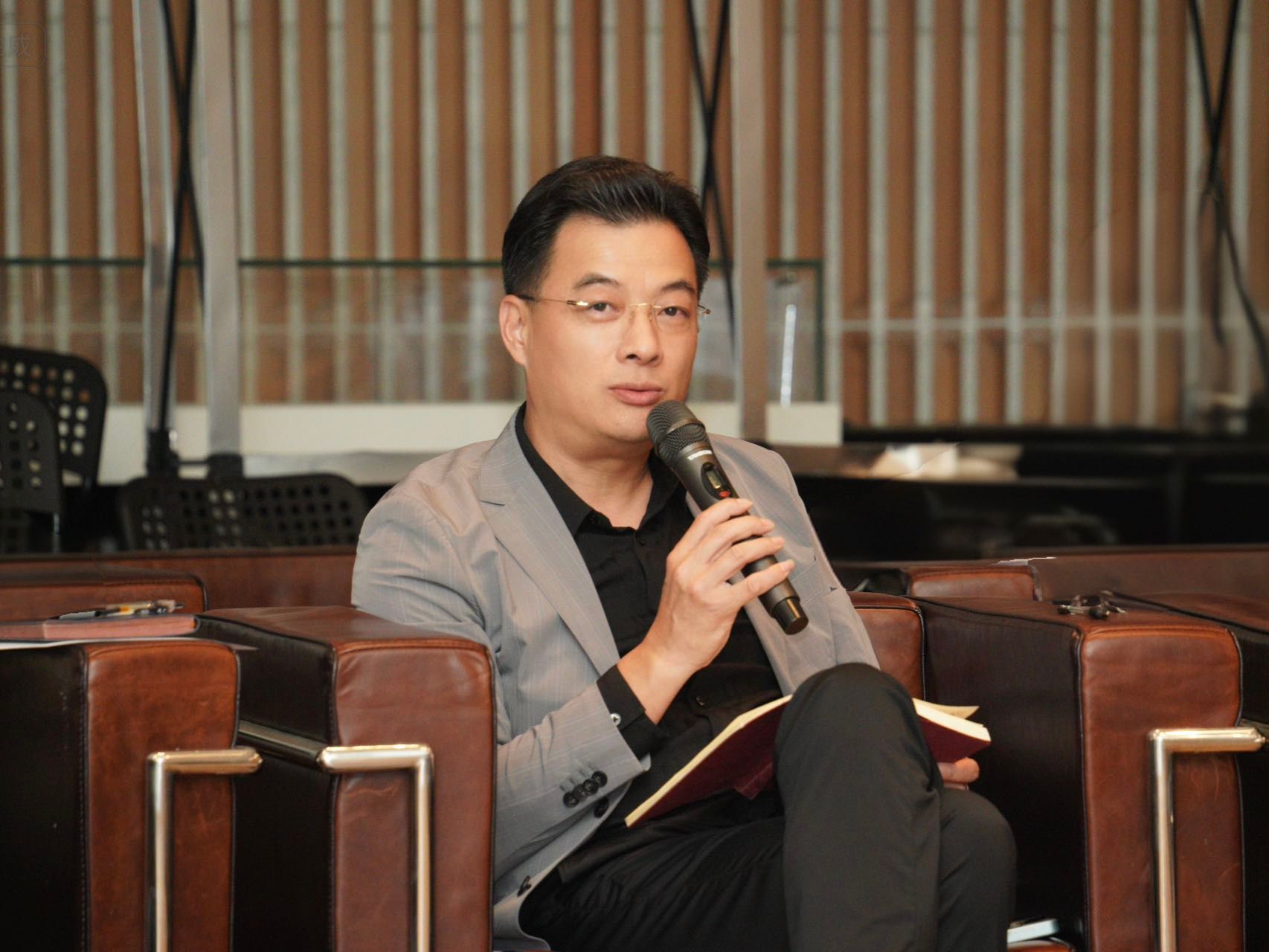 537576450E3BF5E8701C01D570B_F9CDDEBB_32AEA