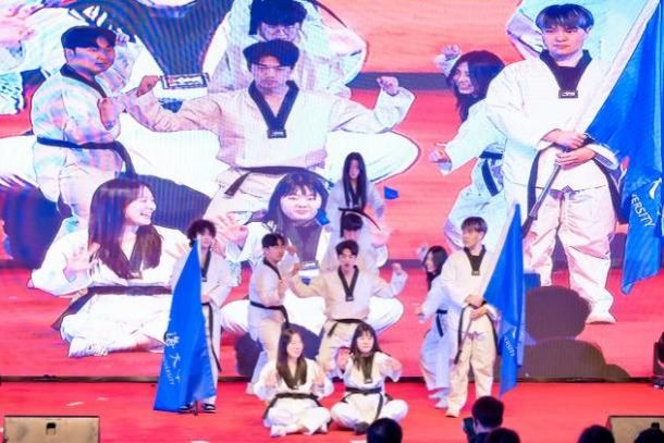 DBBC223FC5156B6EB9441168FB1_0F5AEEDE_EA52