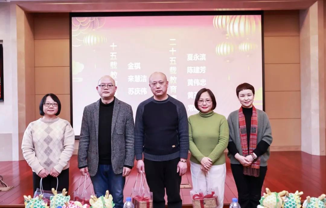 2F22607217379675EA73F51A9E9_4970E4AA_16E3F