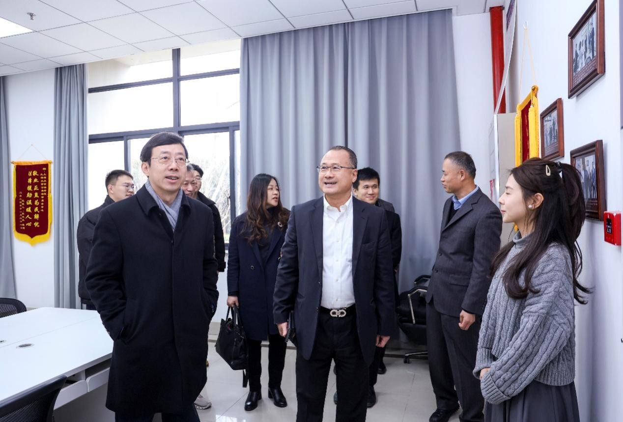 2D1FD57544BBE3CFF0D6CE2A4D4_A0271D98_2209C