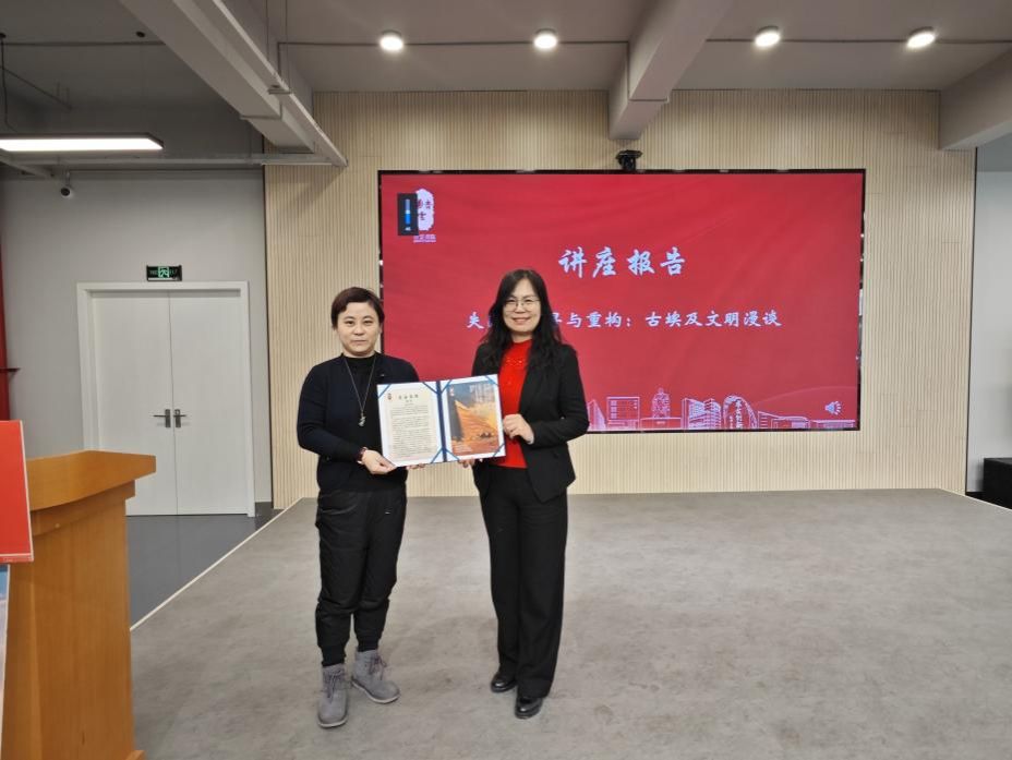 EBC7F5DE2C8081662BBA05CC748_A4EC3AE0_10F26