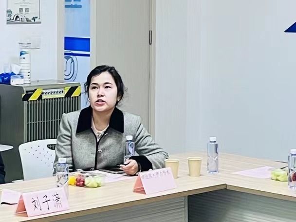 4D5B05213FF3256D95F4F9A510C_29CD9430_903F