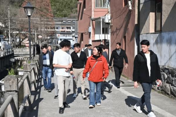 23635E78A31F4055EC4A4D83E0A_CEC231C8_282EE