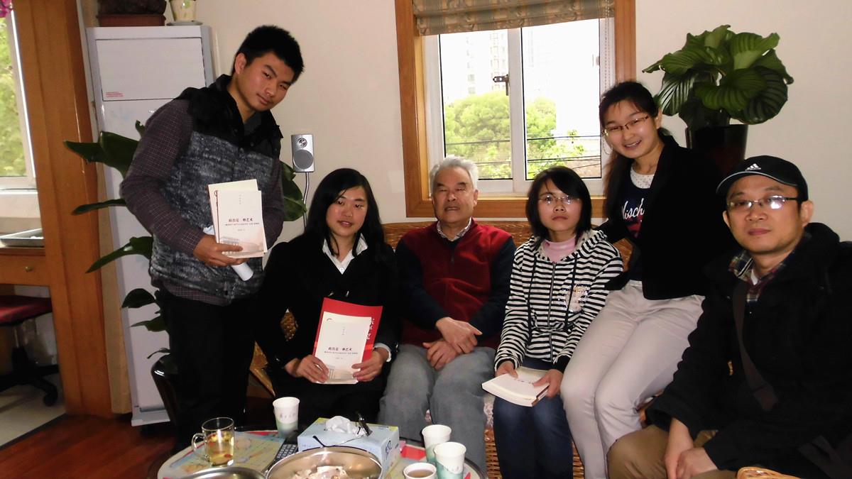 D44B33E2D12692B13A8B8250424_E4912003_18819.jpg?e= D44B33E2D12692B13A8B8250424_E4912003_18819.jpg?e=