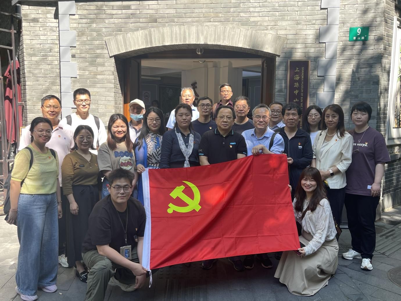 8C6B58D27B133C0F06D0121578D_F622D078_39A81