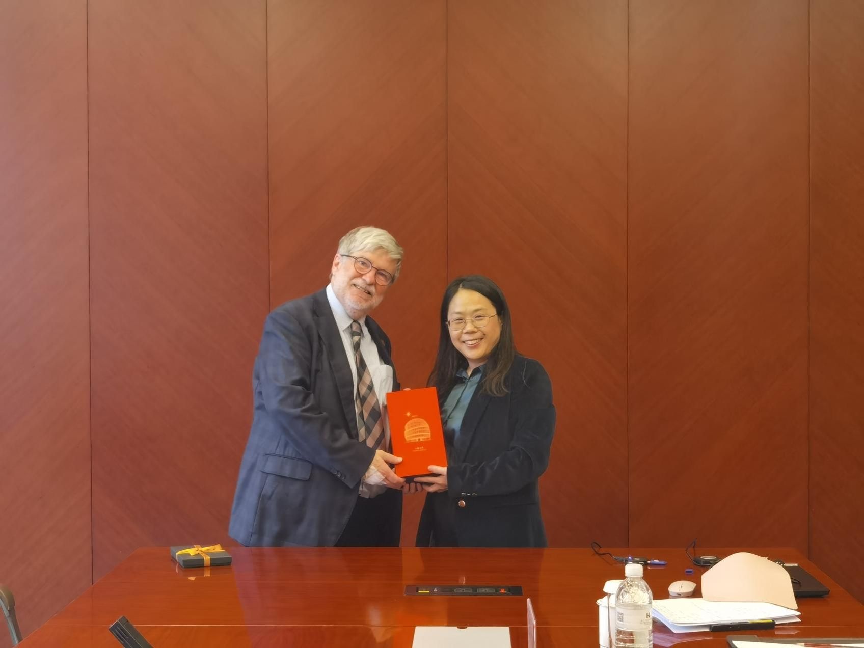 32B5EEB142E75000C0A6588422F_97E28A21_1B506