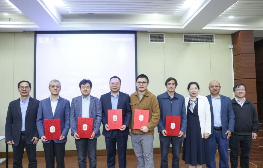 7C404F813BC293A1104081EFB99_513B5C29_10D5D