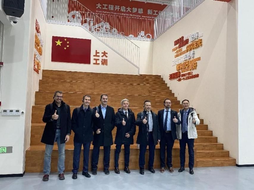 EDB967FC1F3C1AFFCC32A0A315E_E79BD5D5_1465E